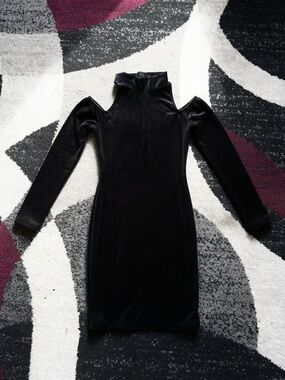 Black Cold-Shoulder Ribbed Bodycon Dress